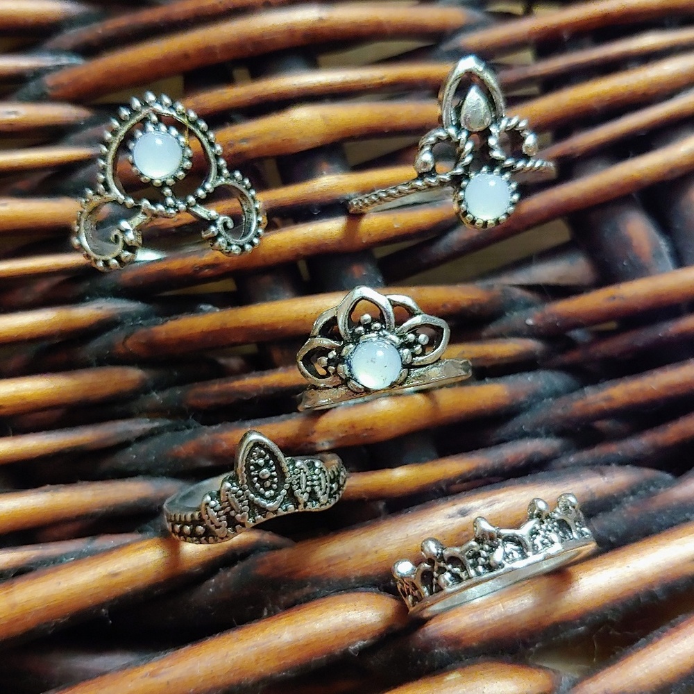 💛 LAST SET! 5-pc Princess Midi Ring Set - Picture 5 of 7